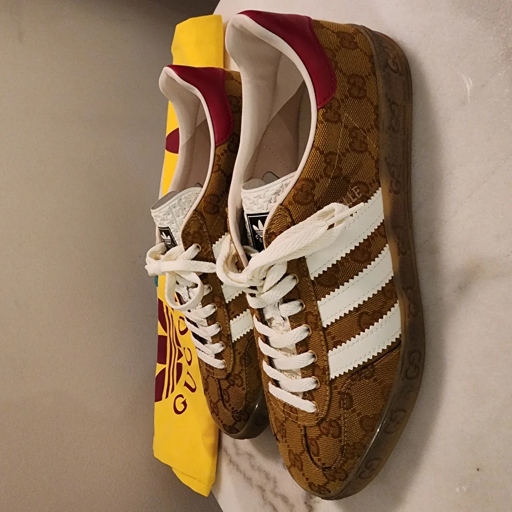 adidas gazelle silver green womens ADIDAS Samba x GUCCI Green – Avilarepublic main image 1